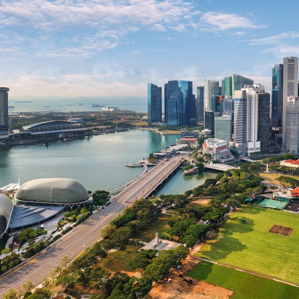 Singapore: Journeys Through the Lion City